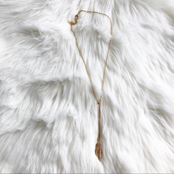 Brand new gold leaf or feather necklace 2 strands - Picture 4 of 5